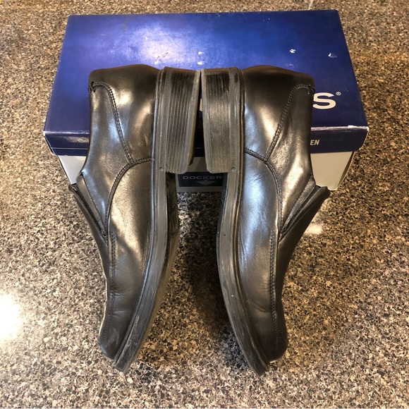 Casual Leather Dress Shoe for Men by Dockers - Picture 3 of 7